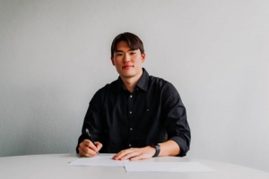 官方：法兰克福二队签下日本球员花城琳斗和韩国球员金允道