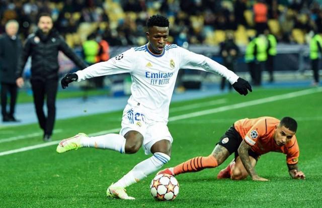 体育娱乐-维尼修斯涨球了，但拿“罗纳尔多”捧杀他有点过了吧